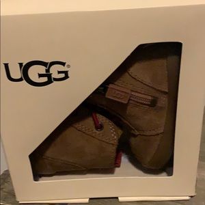 Ugg boot shoes